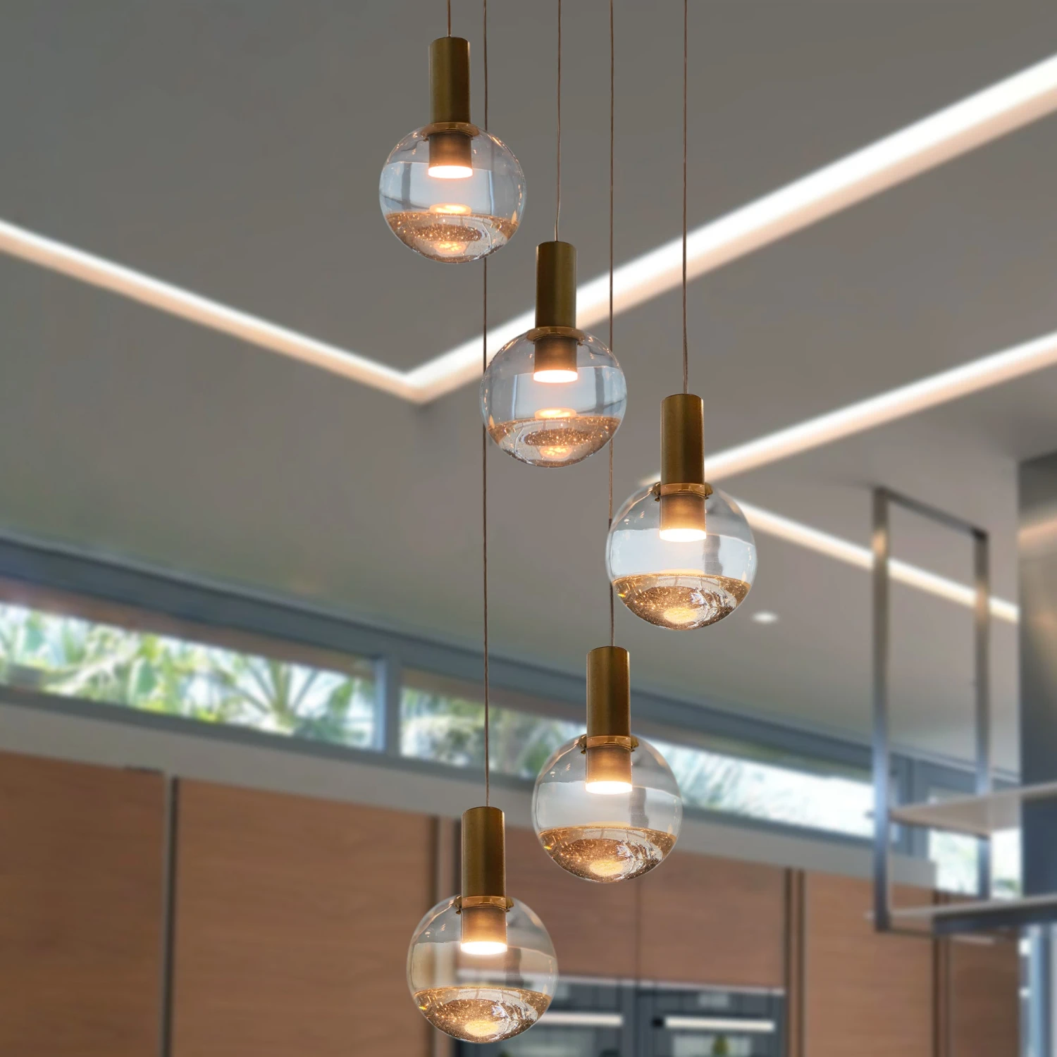 VONN LIGHTING VONN Artisan Sienna VAC3185BRS 5-Light ETL Certified Integrated LED Pendant, Height Adjustable Chandelier, Brass 4 VONN LIGHTING VONN Artisan Sienna VAC3185BRS 5-Light ETL Certified Integrated LED Pendant, Height Adjustable Chandelier, Brass - Image 2