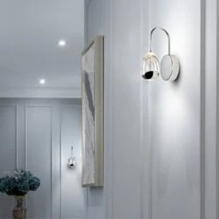 VONN LIGHTING VONN Artisan Venezia VAW1201CH 5" Integrated LED ETL Certified Wall Sconce Light With Clear Glass Shade, Chrome 14 VONN LIGHTING VONN Artisan Venezia VAW1201CH 5" Integrated LED ETL Certified Wall Sconce Light With Clear Glass Shade, Chrome -VONN LIGHTING VAW1201CH IMAGE 4