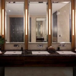 VONN LIGHTING VONN Procyon VMW11636AL 36" Integrated AC LED ADA Compliant ETL Certified Bathroom Wall Fixture In Silver -VONN LIGHTING VMW11636AL IMAGE 4