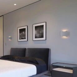 VONN LIGHTING VONN Atlas VMW16010AL 9" ETL Certified ADA Compliant Integrated LED Wall Sconce Light In Silver -VONN LIGHTING VMW16010AL IMAGE 3