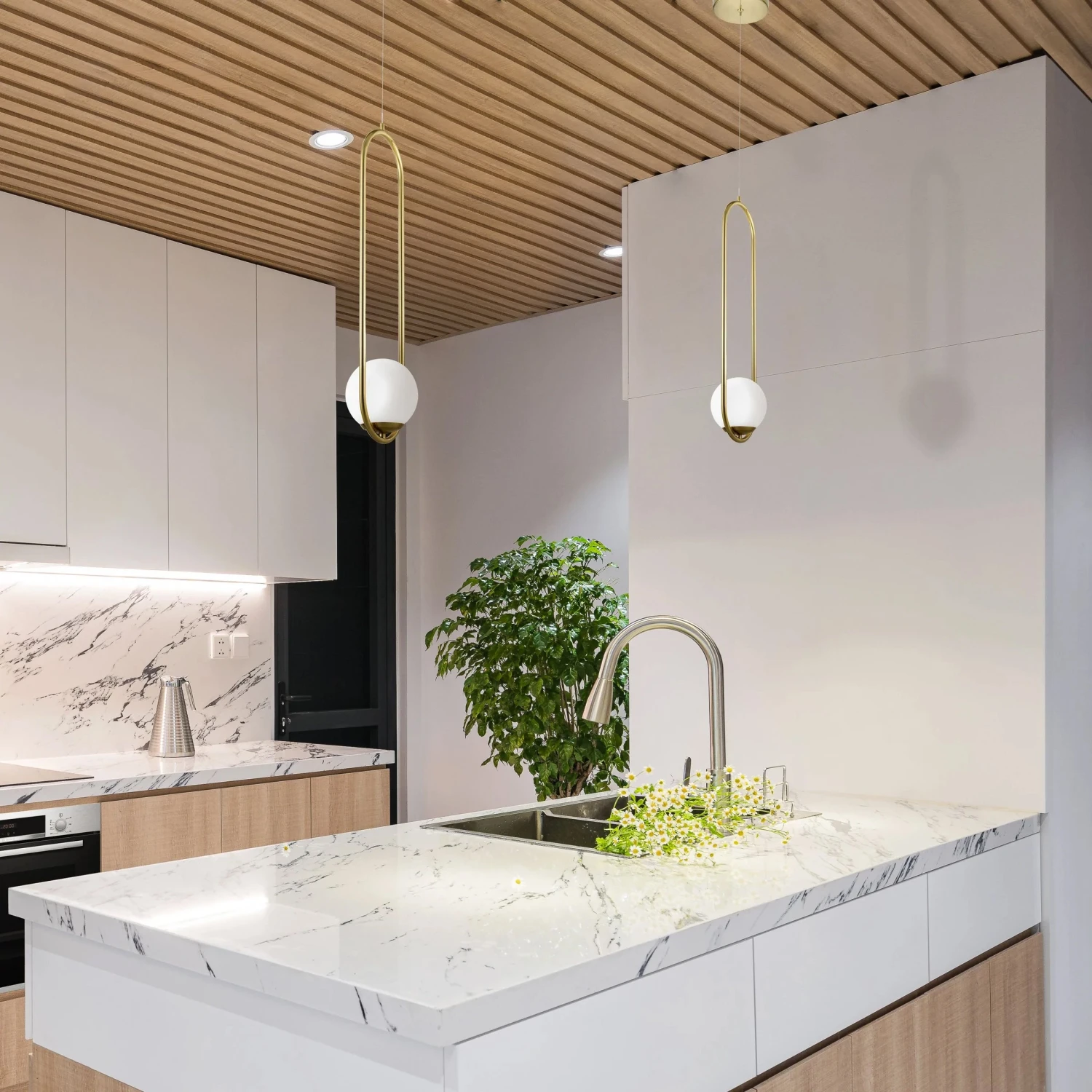 VONN LIGHTING VONN Capri VCP2105AB 7" Integrated LED ETL Certified Height Adjustable Pendant Light With Glass Shade, Antique Brass 7 VONN LIGHTING VONN Capri VCP2105AB 7" Integrated LED ETL Certified Height Adjustable Pendant Light With Glass Shade, Antique Brass - Image 5